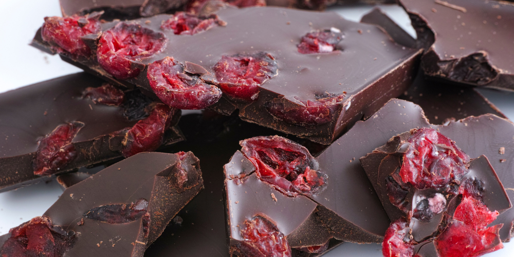 5-Minute Autumn Snack Ideas - Dark Chocolate and Dried Fruit Mix